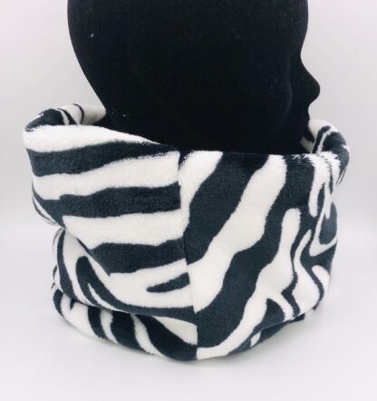 Snood zèbre en polaire poils courts – Image 2